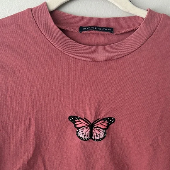 Brandy Melville Butterfly Embroidered Mauve/Pink Cropped T-Shirt - Picture 3 of 6